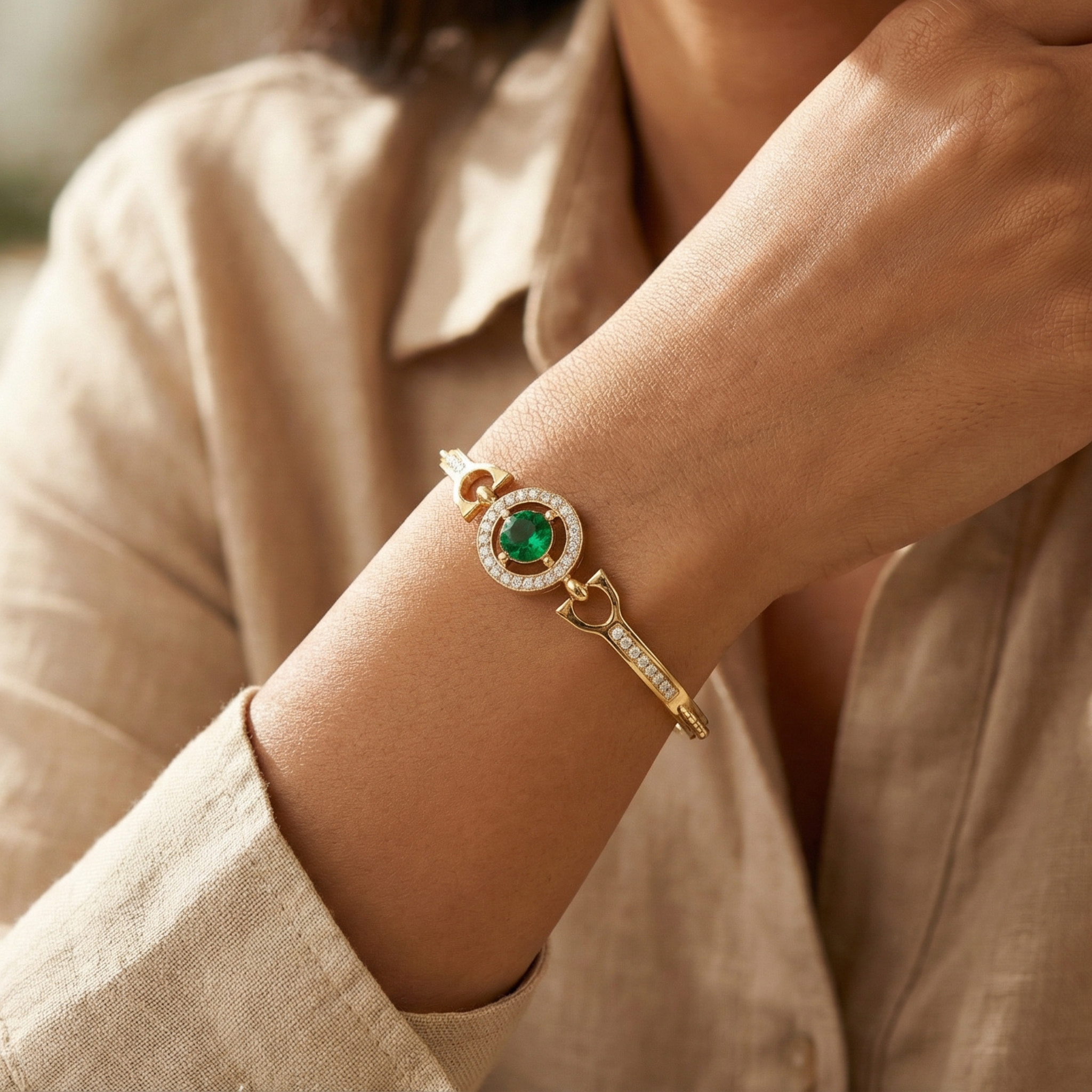 Royal Emerald Halo Adjustable Bracelet (Free Size)