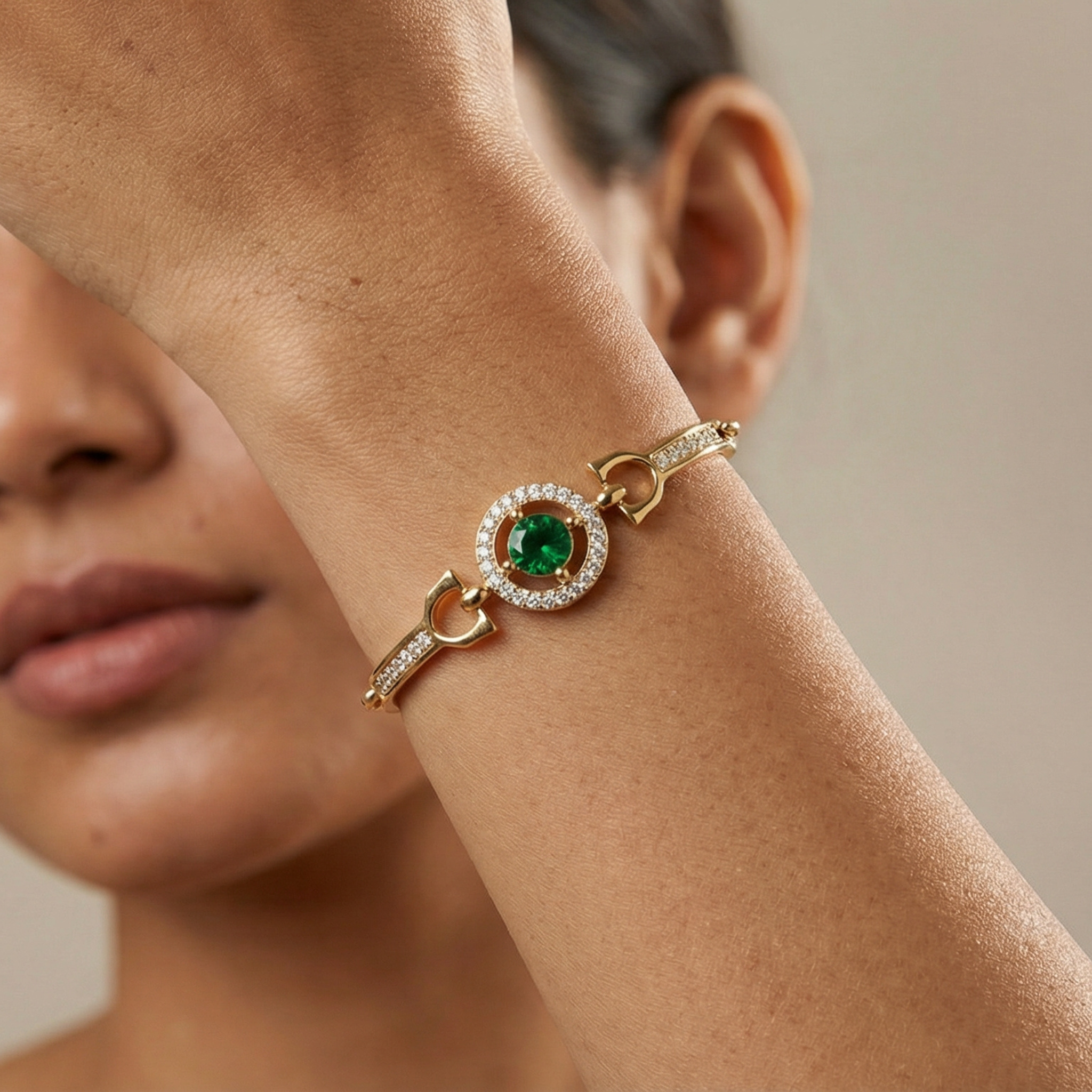 Royal Emerald Halo Adjustable Bracelet (Free Size)